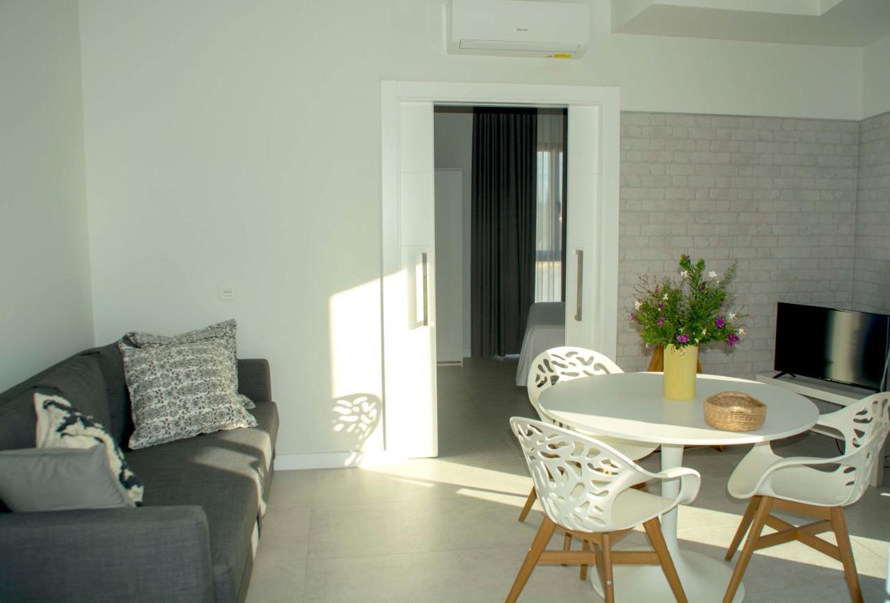 Apartamentos Madreselva Fernan Perez Exteriér fotografie