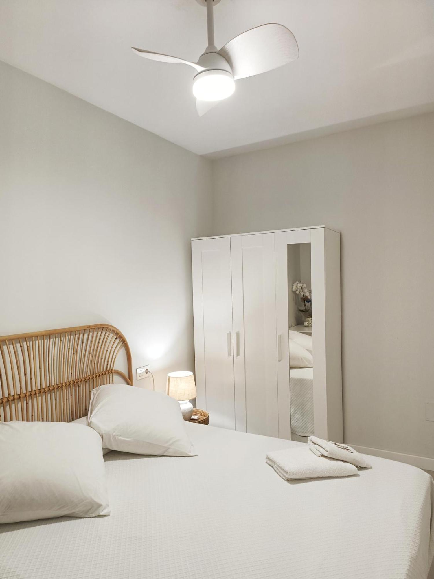 Apartamentos Madreselva Fernan Perez Exteriér fotografie