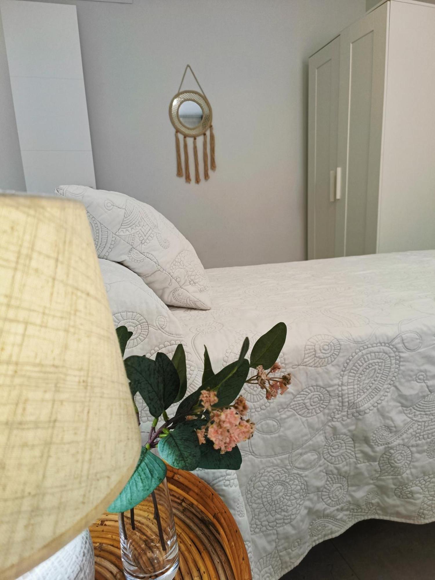 Apartamentos Madreselva Fernan Perez Exteriér fotografie