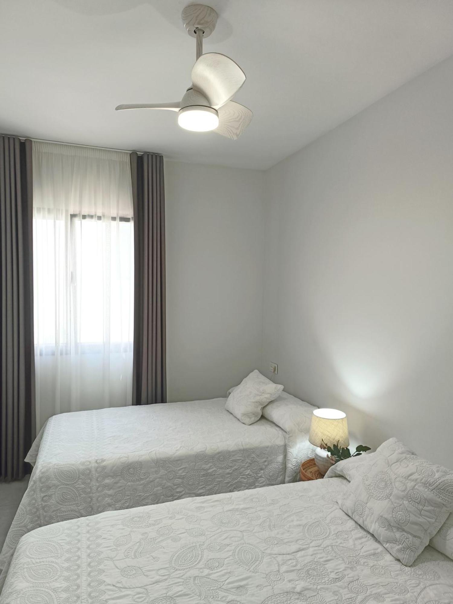 Apartamentos Madreselva Fernan Perez Exteriér fotografie
